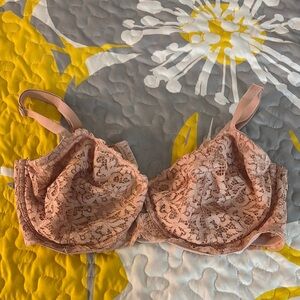 Lace Underwire Bra in Pink